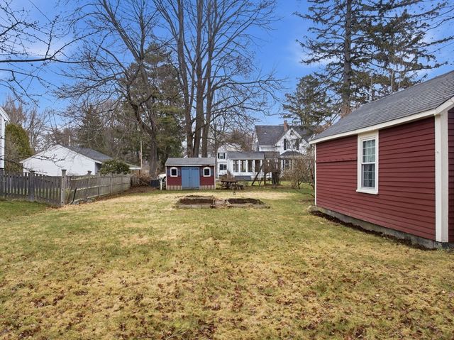 34 Maple Street, Hamilton, MA 01982