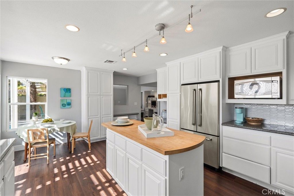 Image 8 of property listing at 3671 Fuchsia Street, Seal Beach, CA 90740