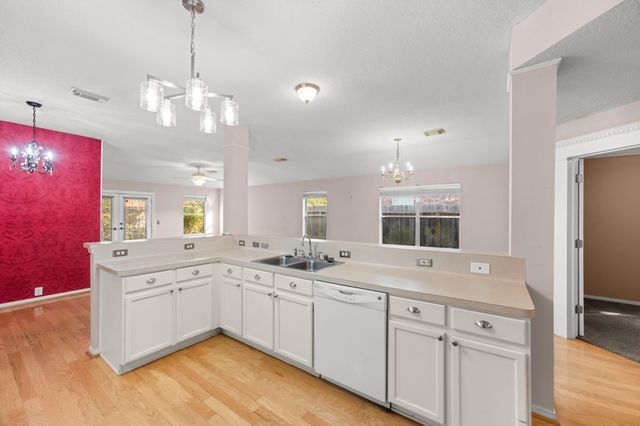 19307 Royal Isle Drive, Tomball, TX 77375