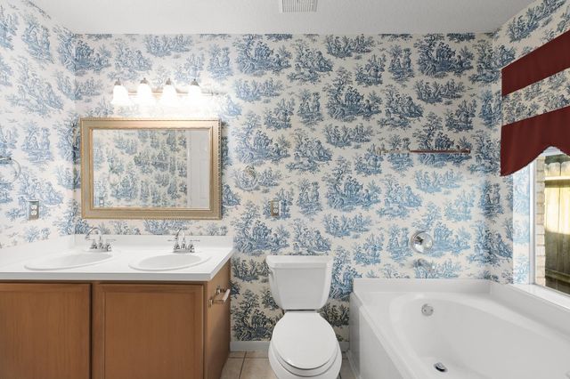 19307 Royal Isle Drive, Tomball, TX 77375