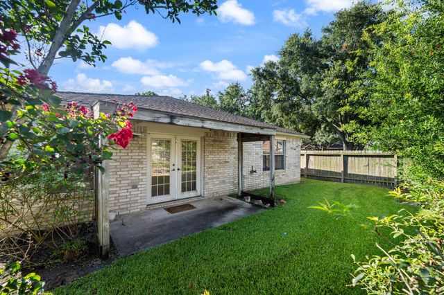 19307 Royal Isle Drive, Tomball, TX 77375