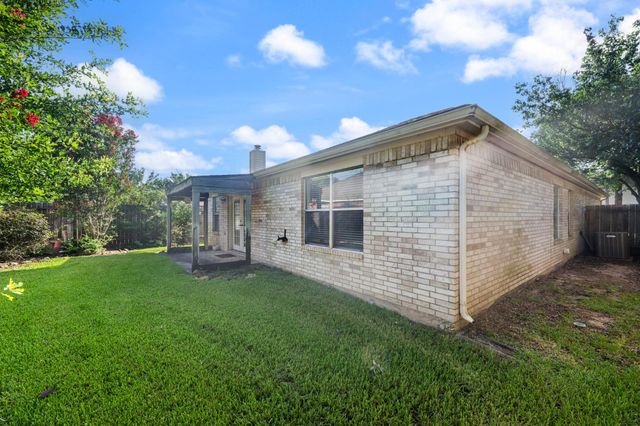 19307 Royal Isle Drive, Tomball, TX 77375