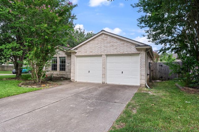 19307 Royal Isle Drive, Tomball, TX 77375