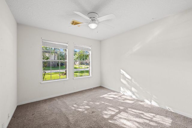 19307 Royal Isle Drive, Tomball, TX 77375