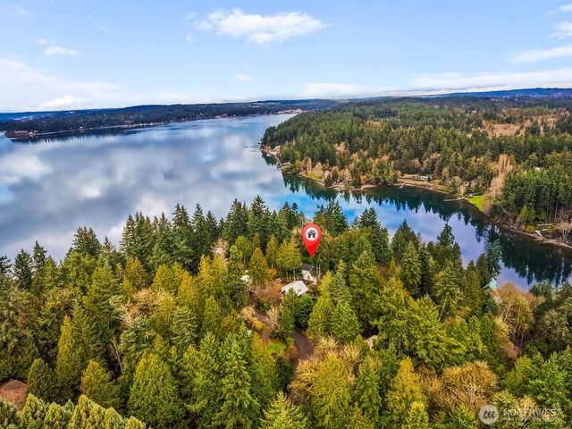 6639 NE Bayview Boulevard, Bainbridge Island, WA 98110