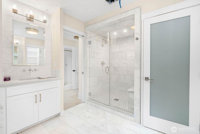 6639 NE Bayview Boulevard, Bainbridge Island, WA 98110