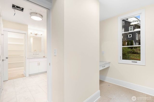 6639 NE Bayview Boulevard, Bainbridge Island, WA 98110