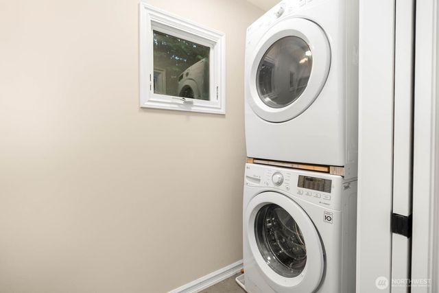 6639 NE Bayview Boulevard, Bainbridge Island, WA 98110