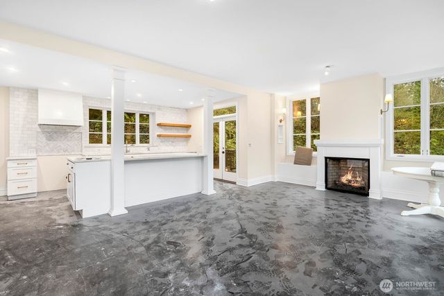 6639 NE Bayview Boulevard, Bainbridge Island, WA 98110