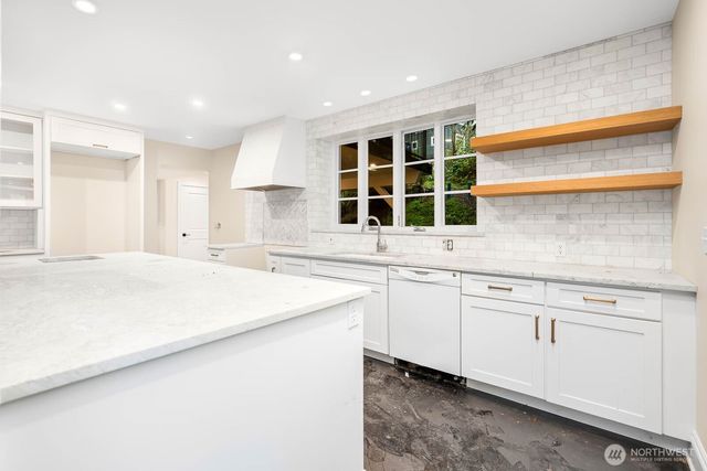 6639 NE Bayview Boulevard, Bainbridge Island, WA 98110