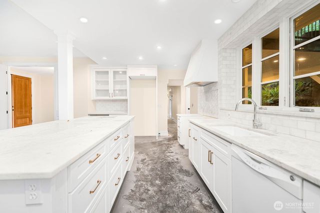 6639 NE Bayview Boulevard, Bainbridge Island, WA 98110