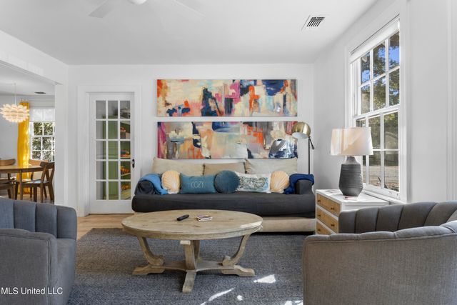 111 Bay View Court, Bay Saint Louis, MS 39520