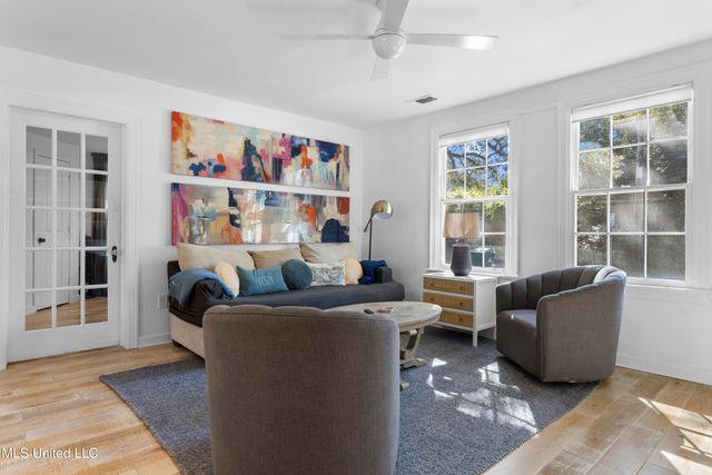 111 Bay View Court, Bay Saint Louis, MS 39520