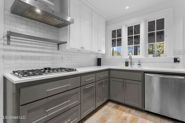 111 Bay View Court, Bay Saint Louis, MS 39520