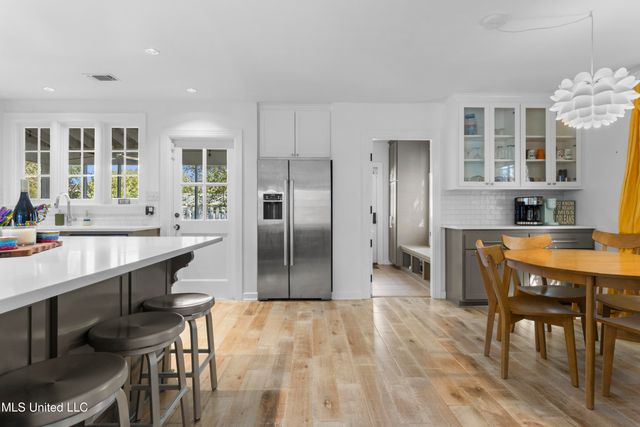 111 Bay View Court, Bay Saint Louis, MS 39520