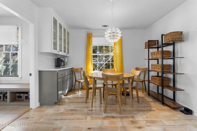 111 Bay View Court, Bay Saint Louis, MS 39520