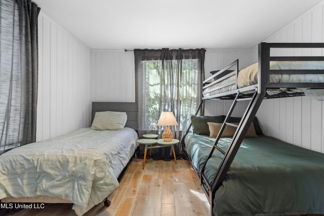 111 Bay View Court, Bay Saint Louis, MS 39520