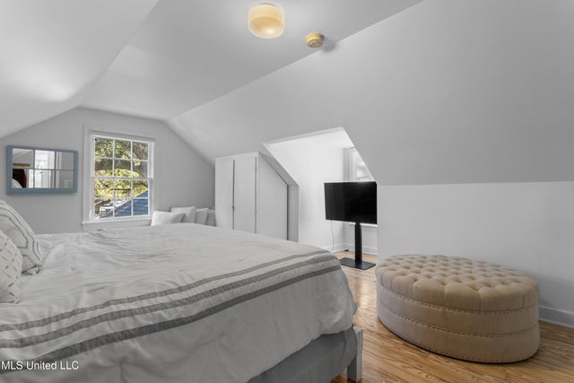 111 Bay View Court, Bay Saint Louis, MS 39520