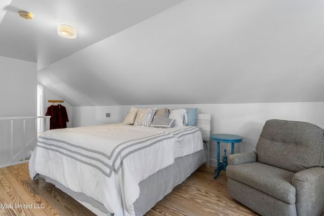 111 Bay View Court, Bay Saint Louis, MS 39520