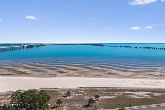 111 Bay View Court, Bay Saint Louis, MS 39520