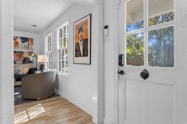 111 Bay View Court, Bay Saint Louis, MS 39520