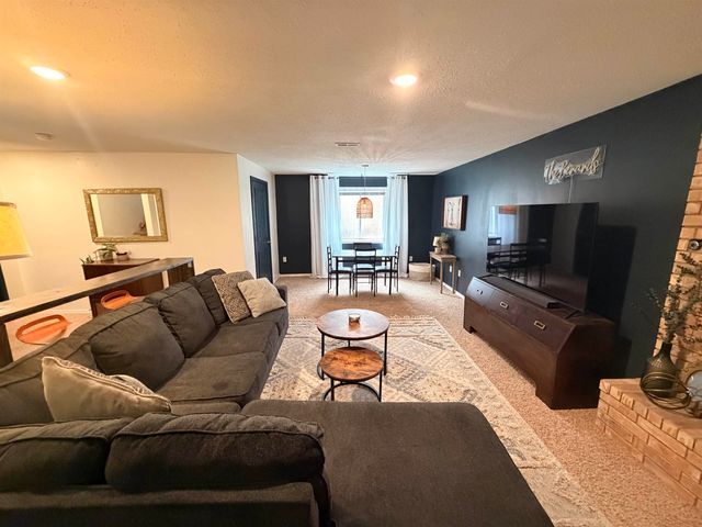 3129 N Applewood, Wichita, KS 67220