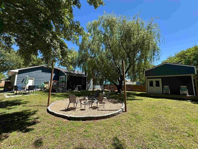 3129 N Applewood, Wichita, KS 67220