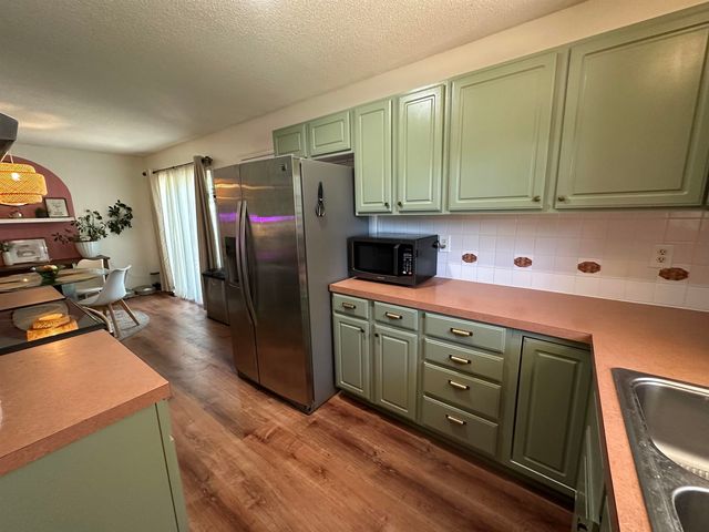 3129 N Applewood, Wichita, KS 67220