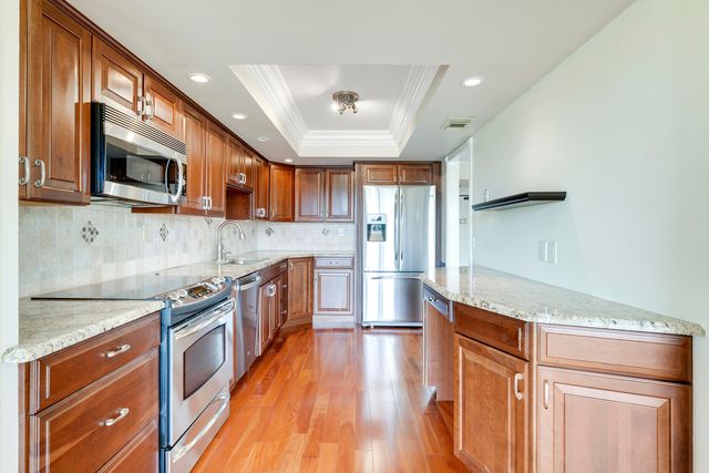 5344 Woodland Lakes Drive, Palm Beach Gardens, FL 33418