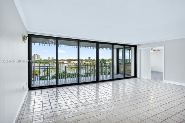 1 Grove Isle 506, Miami, FL 33133