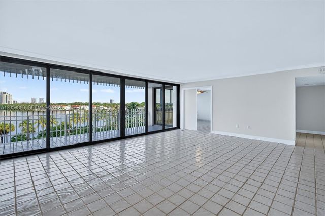 1 Grove Isle 506, Miami, FL 33133