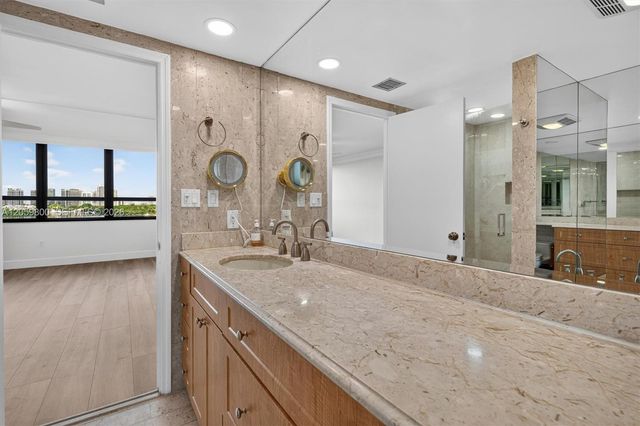 1 Grove Isle 506, Miami, FL 33133