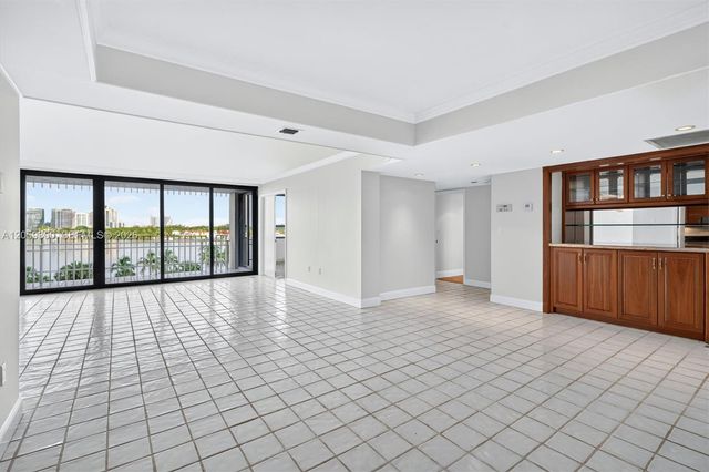 1 Grove Isle 506, Miami, FL 33133