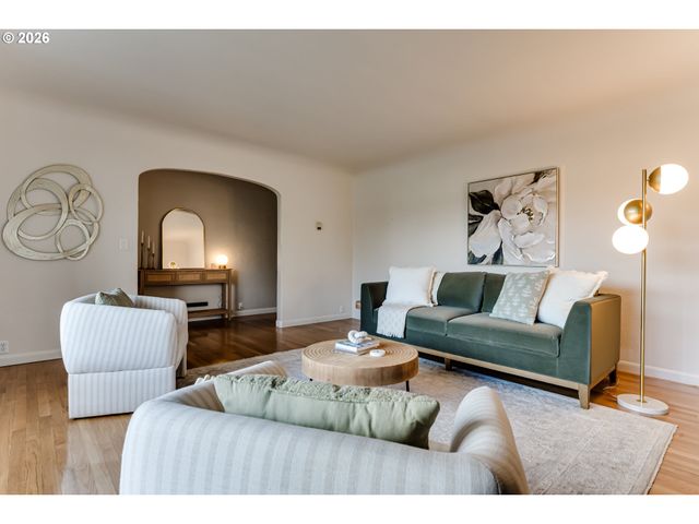 525 10TH St, Springfield, OR 97477