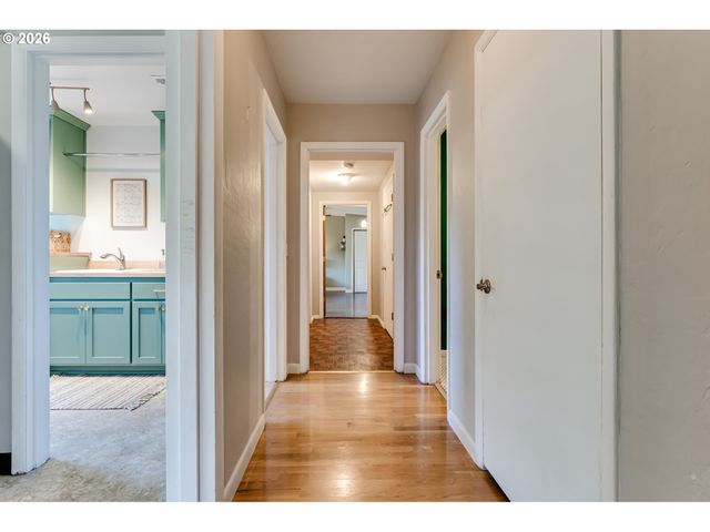 525 10TH St, Springfield, OR 97477