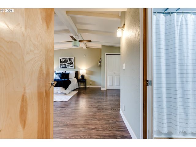 525 10TH St, Springfield, OR 97477