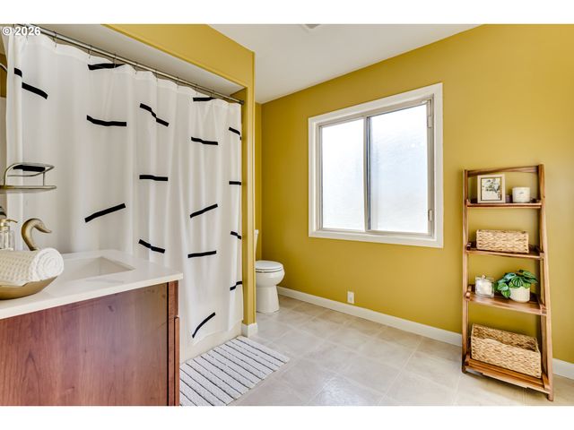 525 10TH St, Springfield, OR 97477