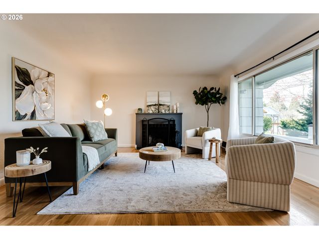 525 10TH St, Springfield, OR 97477