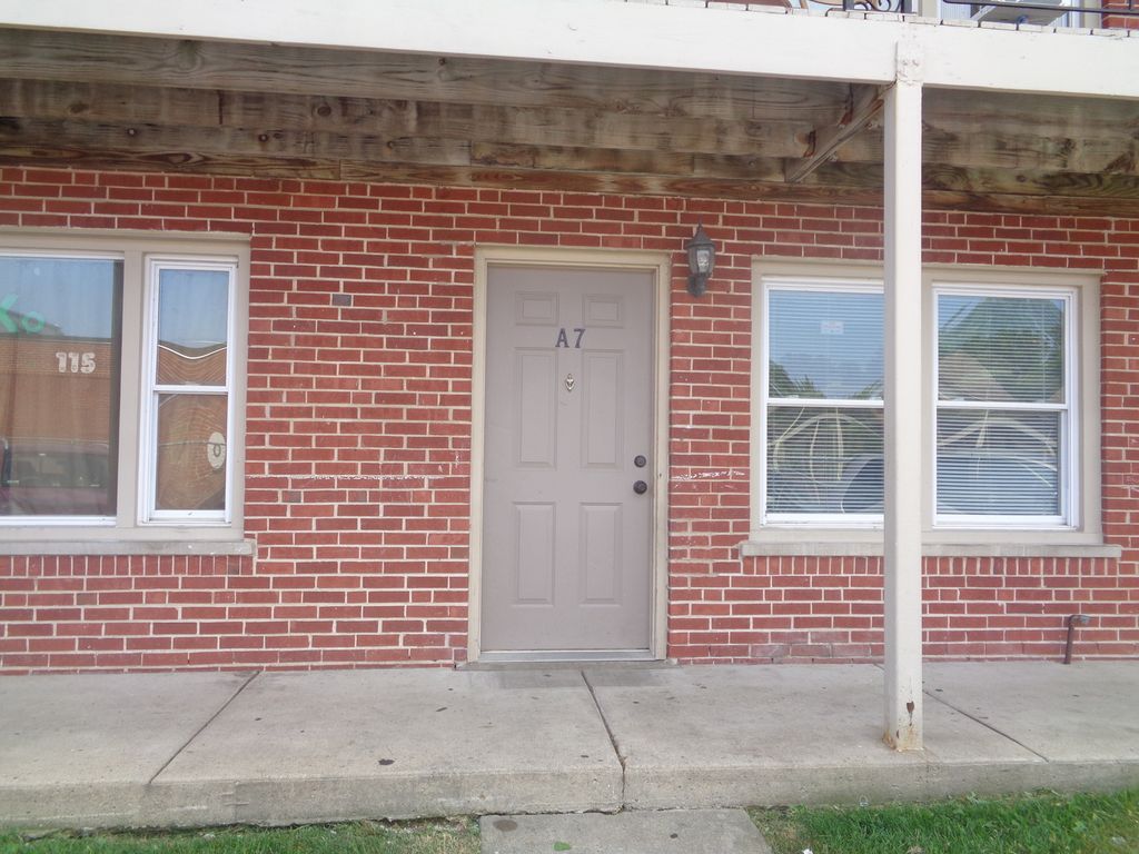 1340 N Main Street A7, Wheaton, IL 60187