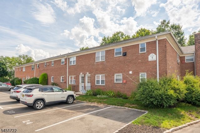 24 Manchester Ct, Wayne Twp., NJ 07470