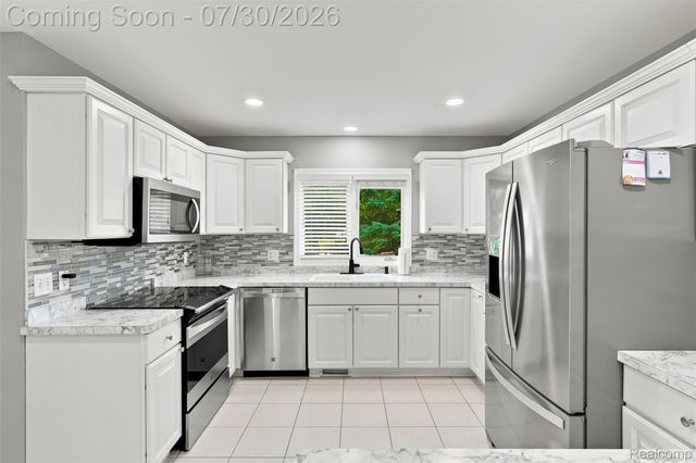14378 Venice Drive, Sterling Heights, MI 48313