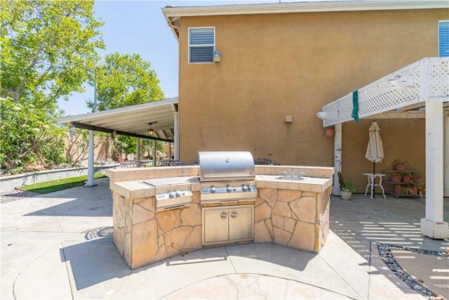 14026 Rio Lobo, Eastvale, CA 92880