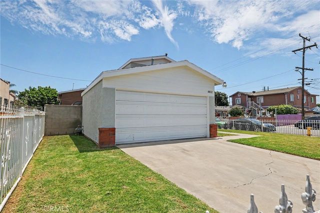 8832 Prince, Los Angeles, CA 90002