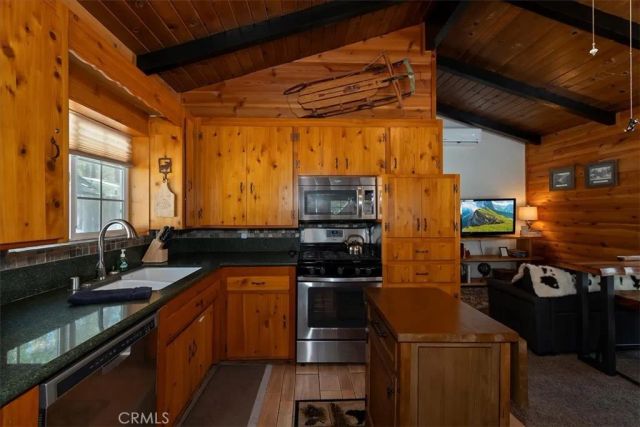 39975 Ohio Lane, Big Bear Lake, CA 92315