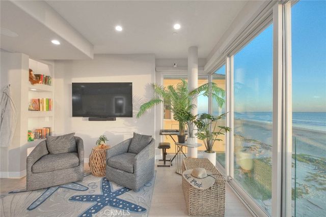 99 A Surfside, Surfside, CA 90743