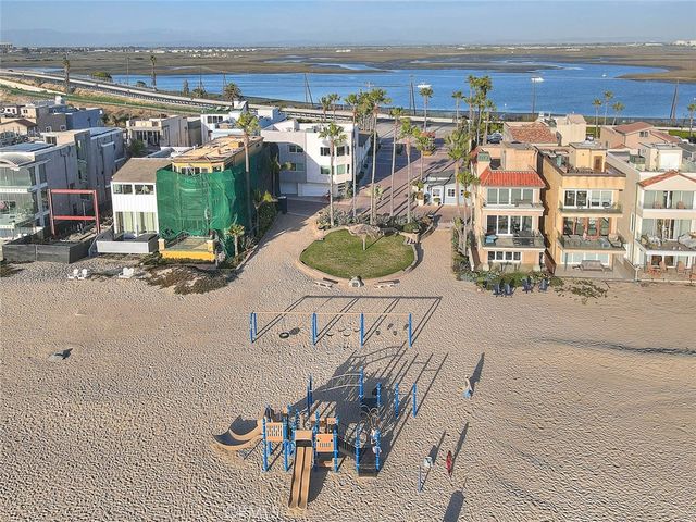 99 A Surfside, Surfside, CA 90743