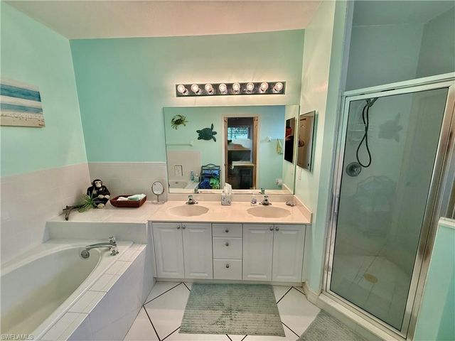 750 Luisa LN 2, Naples, FL 34104