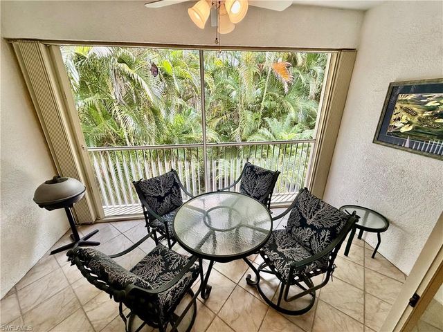 750 Luisa LN 2, Naples, FL 34104