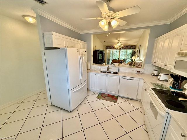 750 Luisa LN 2, Naples, FL 34104