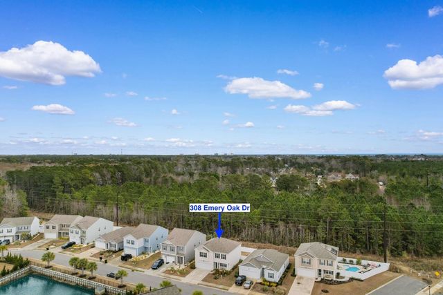 308 Emery Oak Dr., Murrells Inlet, SC 29576